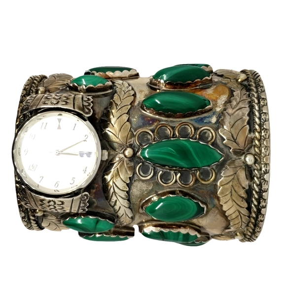 Native American Jewelry - Native American Navajo Jerry Roan sterling silver malachite cuff bracele…